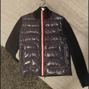 Moncler svart färg alla storlekar XXS  4XL  - Moncler svart färg alla storlekar XXS  4XL 