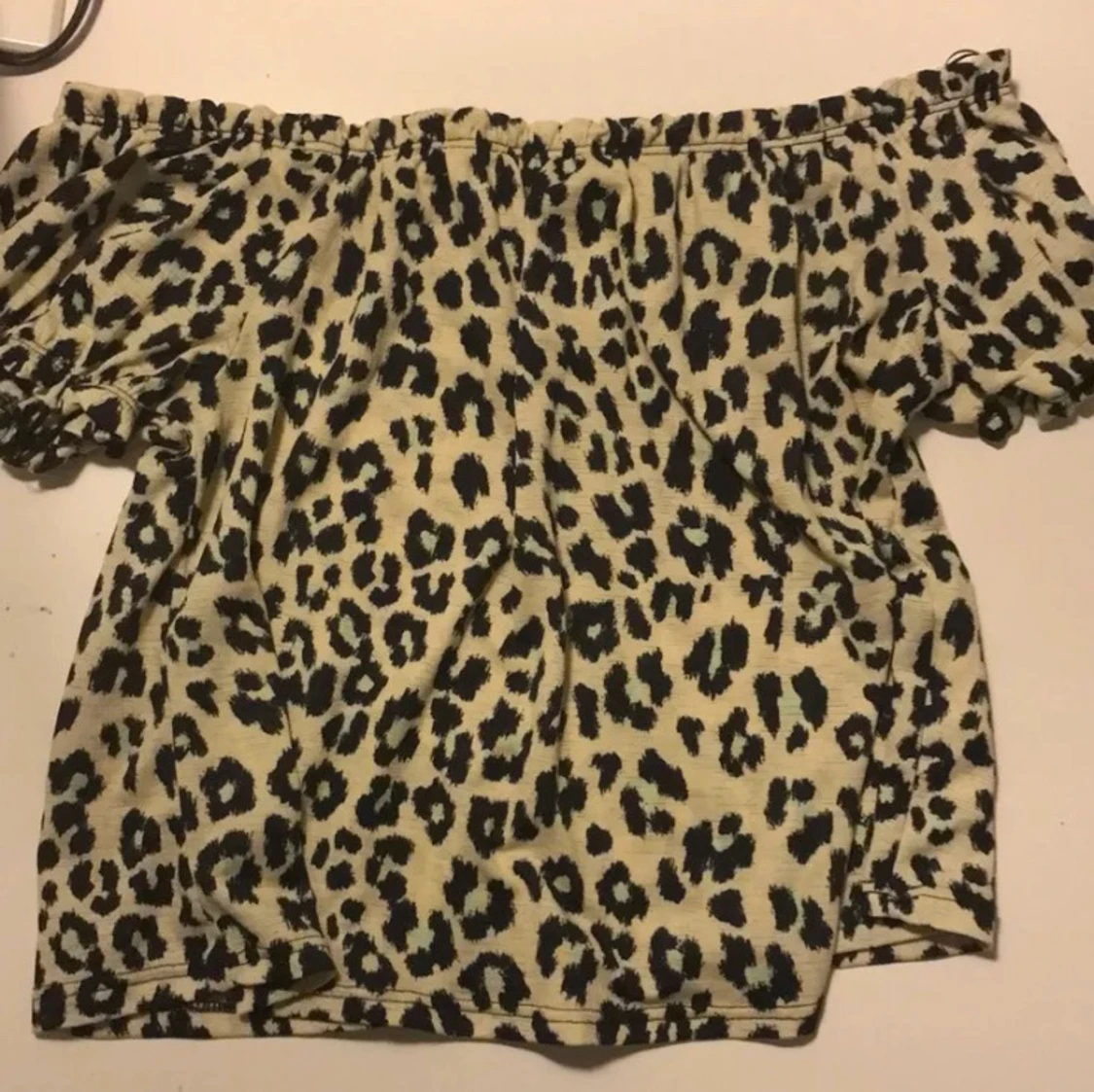 Leopard topp GINA TRICOT