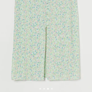 SÖKER - Söker denna i 32-34-36 eller Xs-s