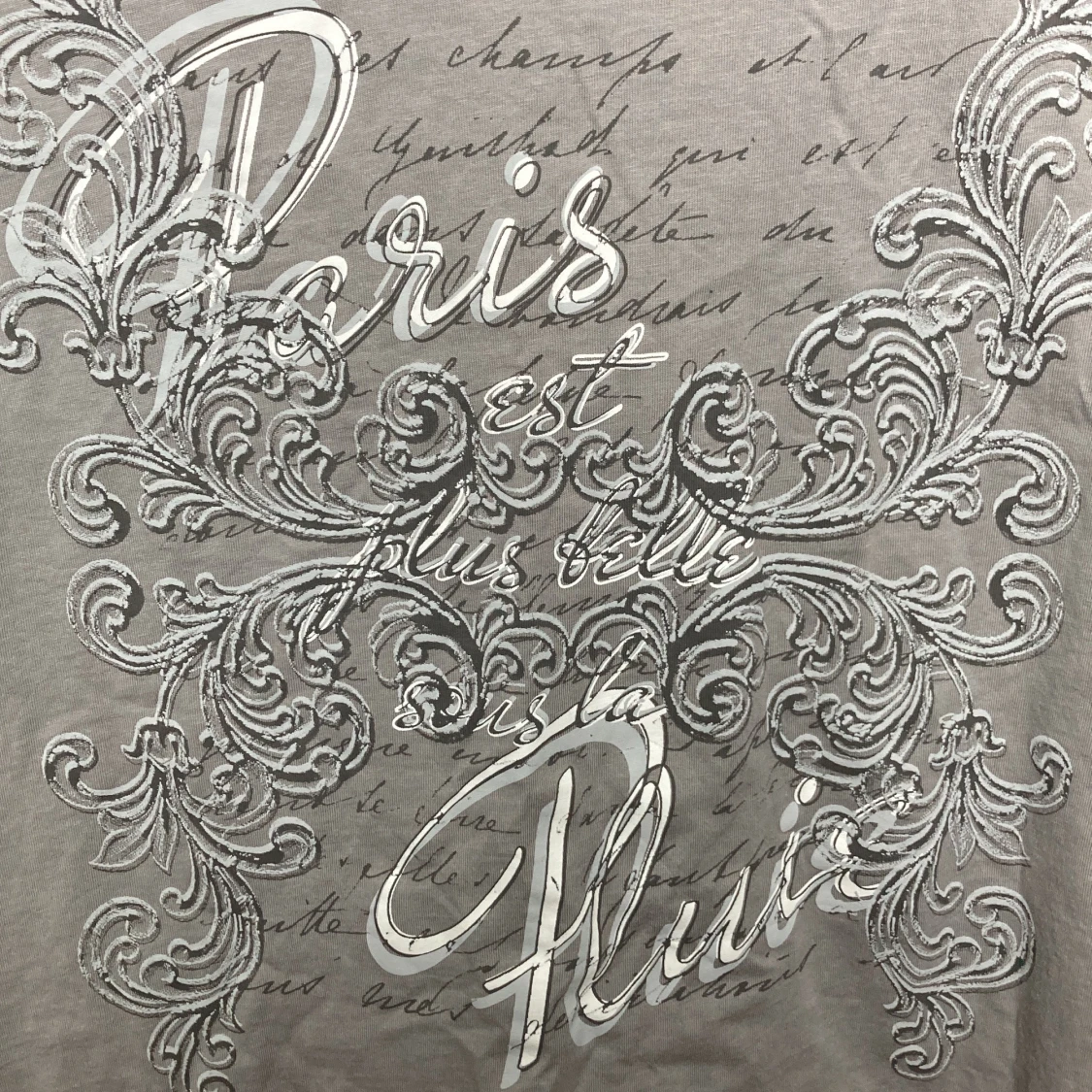 Tröja med fint tryck :) - 90