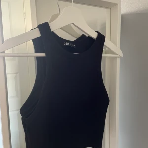 Zara linne  - Svart basic linne ifrån zara ⚡️