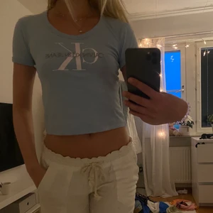 Calvin klein t-shirt - Helt ny oanvänd t-shirt som aldrig kommit till användning. Hur fin som helst!🤩💕