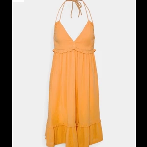 Halterneck dress VILA - Supersöt orange klänning från vila! 🧡 I nyskick med lapp kvar!
