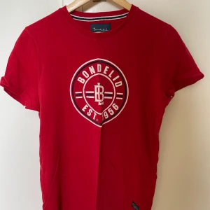 Bondelid T-shirt  - Knappt använd.