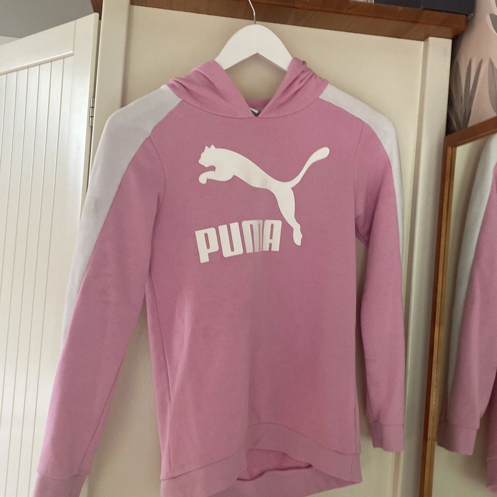 Rosa Puma tröja! - Tröjor & Koftor | Plick Second Hand