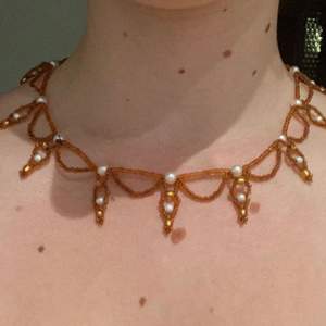 Handgjort halsband, kund står för frakt (29kr) 🌸🌸🌸