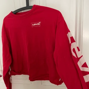 Levis tröja  - En långärmad tröja från märket Levis
