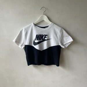 Nike Träningstopp  - Topp i fint skick. Nypris 359kr