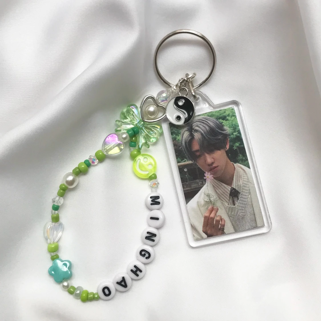 The8 xu minghao seventeen keychain