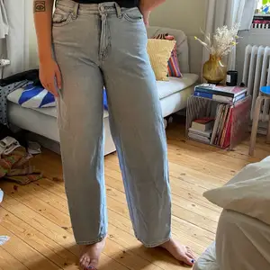 Weekday jeans som inte längre sitter så snyggt på mig! Men säkert på dig! 