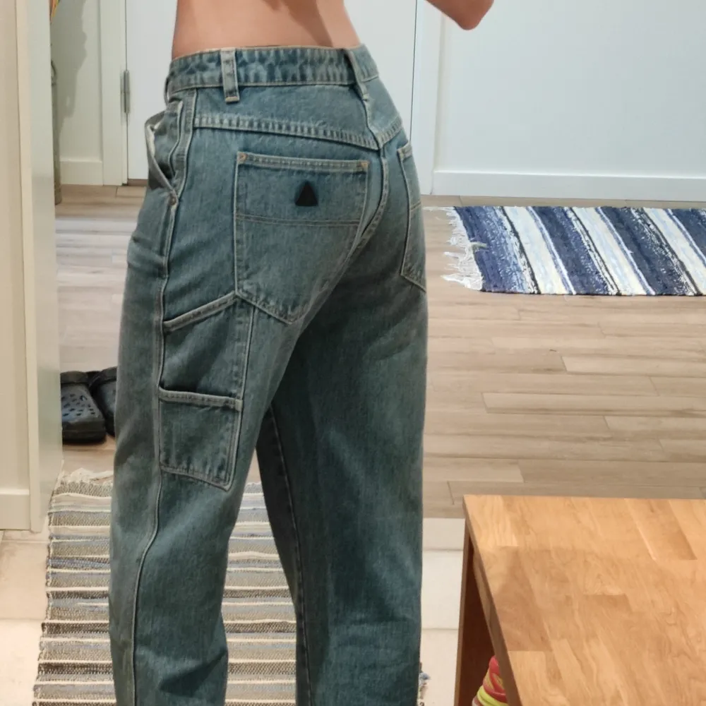ABRAND jeans i storlek 29 ( midjemått: 71 cm). Helt underbar cargo stil 😍  . Jeans & Byxor.