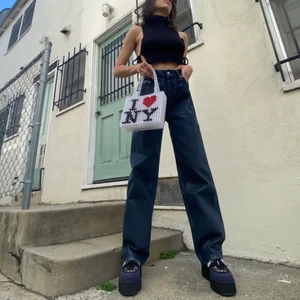 Eytys jeans - Supersnygga eytys jeans i perfekt skick. Nypris cirka 2800kr, i modellen Benz färgen insignia. Finns inte att köpa längre.  Pris kan diskuteras  Skriv för fler bilder