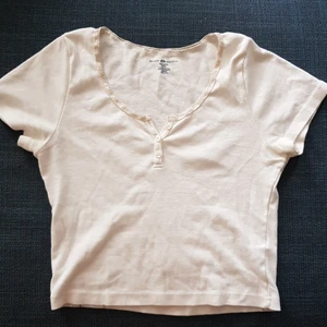 Brandy melville tröja - En jätte fin tröja från brandy som endast är använd ett fåtal gånger.💗