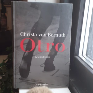 Kriminalroman - Otro av Christa Von Bernuth, en bok som jag fick av en kompis, men aldrig läst ♡ Köparen står för frakt