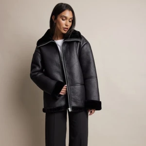 Jacka NA-KD - Jacka från NA-KD i storlek 38. Mycket fint skick. Ordinarie pris 859kr. 🌸