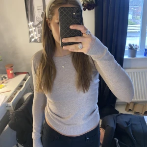 beige tunnstickad tröja - Jätteskön tunnstickad beige tröja🙌🏼🙌🏼