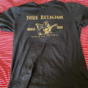 true religion tröja använd typ 2 gånger