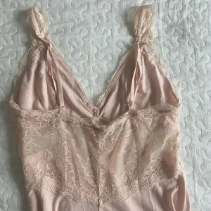 Nattlinne klänning - Rosa nattlinne klänning perfekt till sommaren eller som pyjamas, kontakta vid intresse <3
