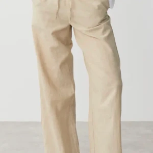 Linnebyxor - Kollar intresset på mina helt nya linnebyxor från Gina, storlek S, aldrig använda och lapparna sitter kvar, nypris 399, säljer för 300+ frakt 