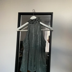 Topp- Moa Matsson för bubbleroom - Helt oanvänd topp från Moa Matssons kollektion för Bubbleroom. Strl 38. 100 kronor +frakt.