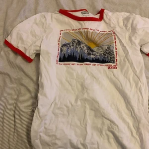 Levis - Levis ny t-shirt jätte snygg