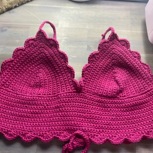 Virkad Topp  - Super fin handgjord topp virkad av mig! Virkad i bomullsgarn. Super härlig rosa/lila färg perfekt till sommaren! Passar strl M och B-C kupa.💖🤩