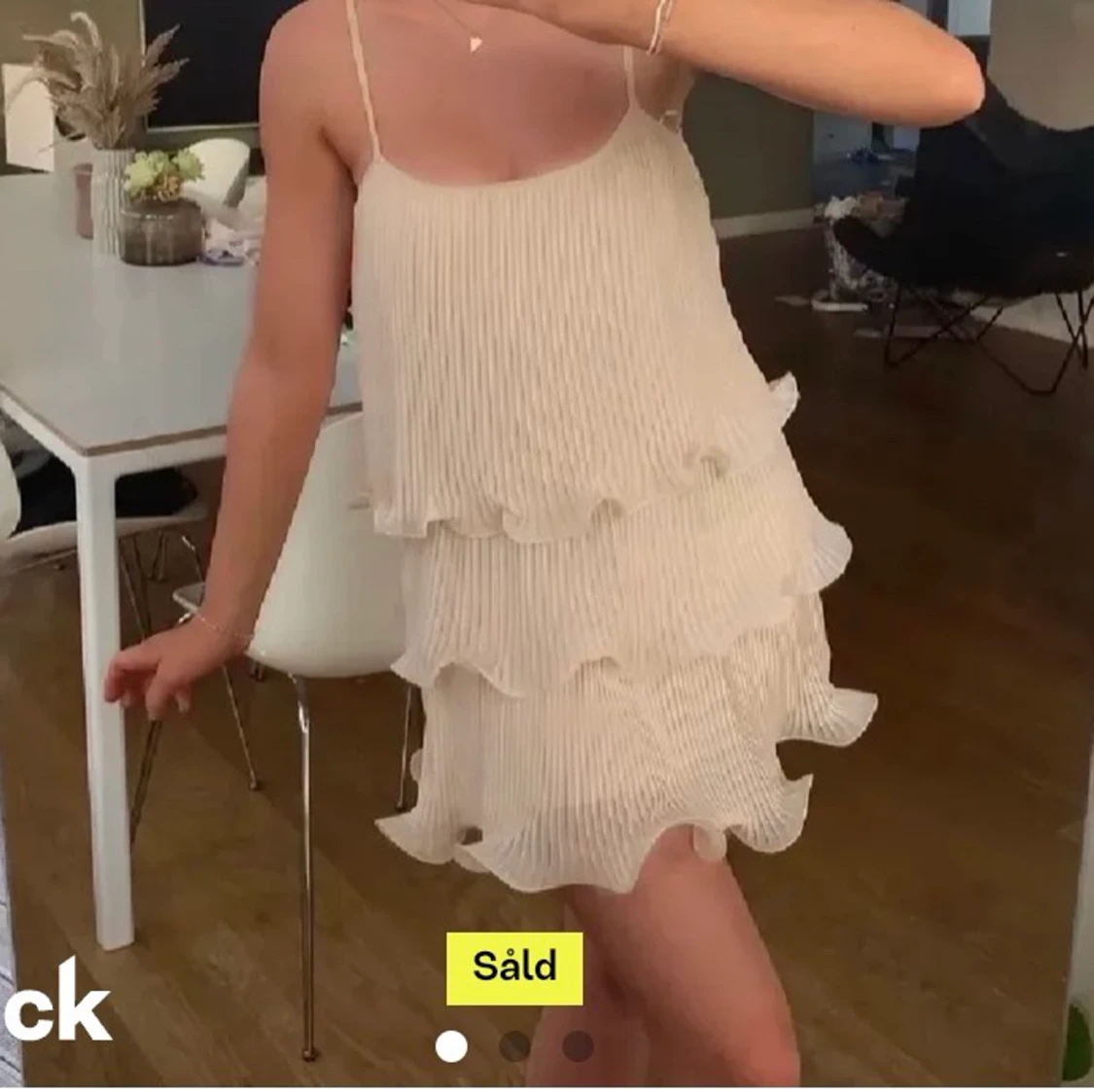 Söker! Volangklänning HM - 90