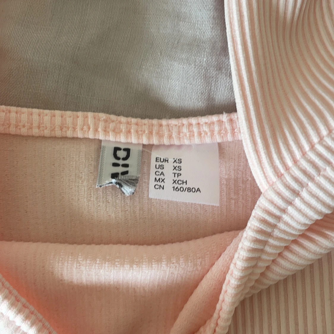 rosa ribbad magtröja - 90