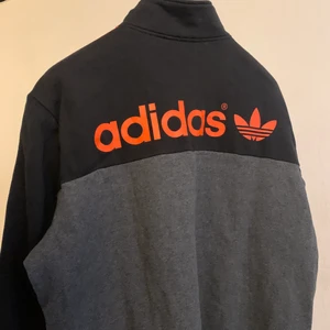 Tröja från Adidas - Tröja från adidas i stl XL
