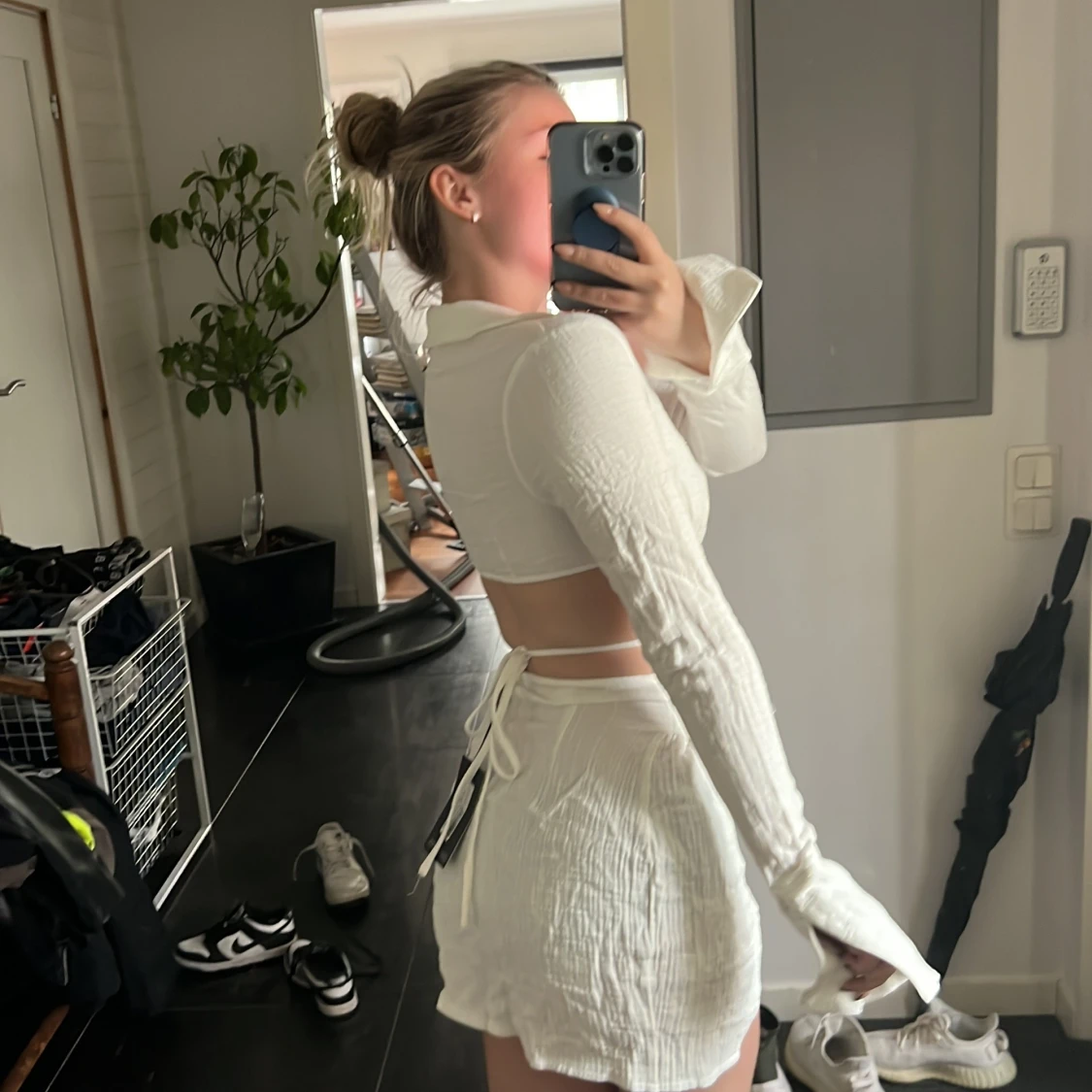 Vitt set med topp och kjol  - 90