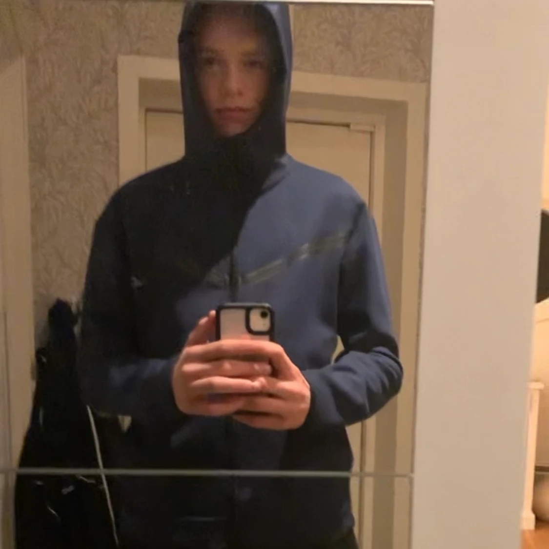 Nike tech fleece mörkblå strl M - 90