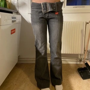 Jätte snygga jeans!  - Bra skick knappast använda. 80-tals jeans. 
