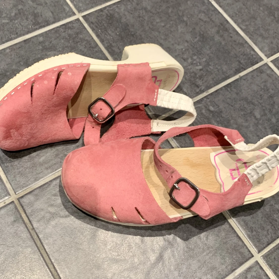 Rosa skor st 39 Vårdväskan  - 90