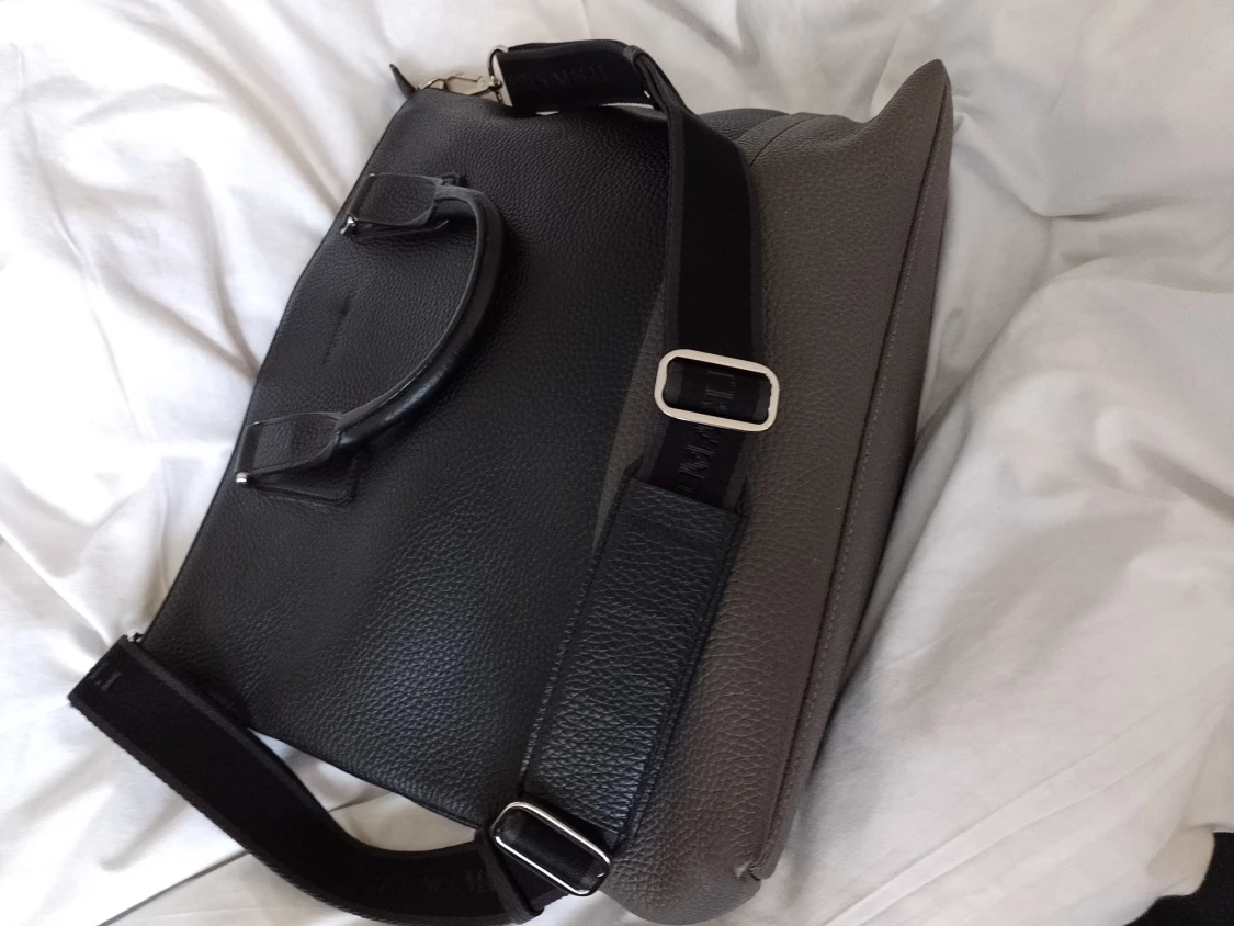 Skinnväska Bruno Magli - 90