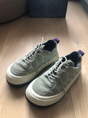 Eytys sneakers  - Skor från Eytys i suede/mocka. 