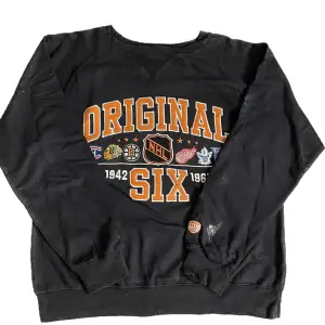 ✅ Vintage  Sweatshirt                                                            ✅ Size: Small                                                                                           ✅ Condition: 7/10 