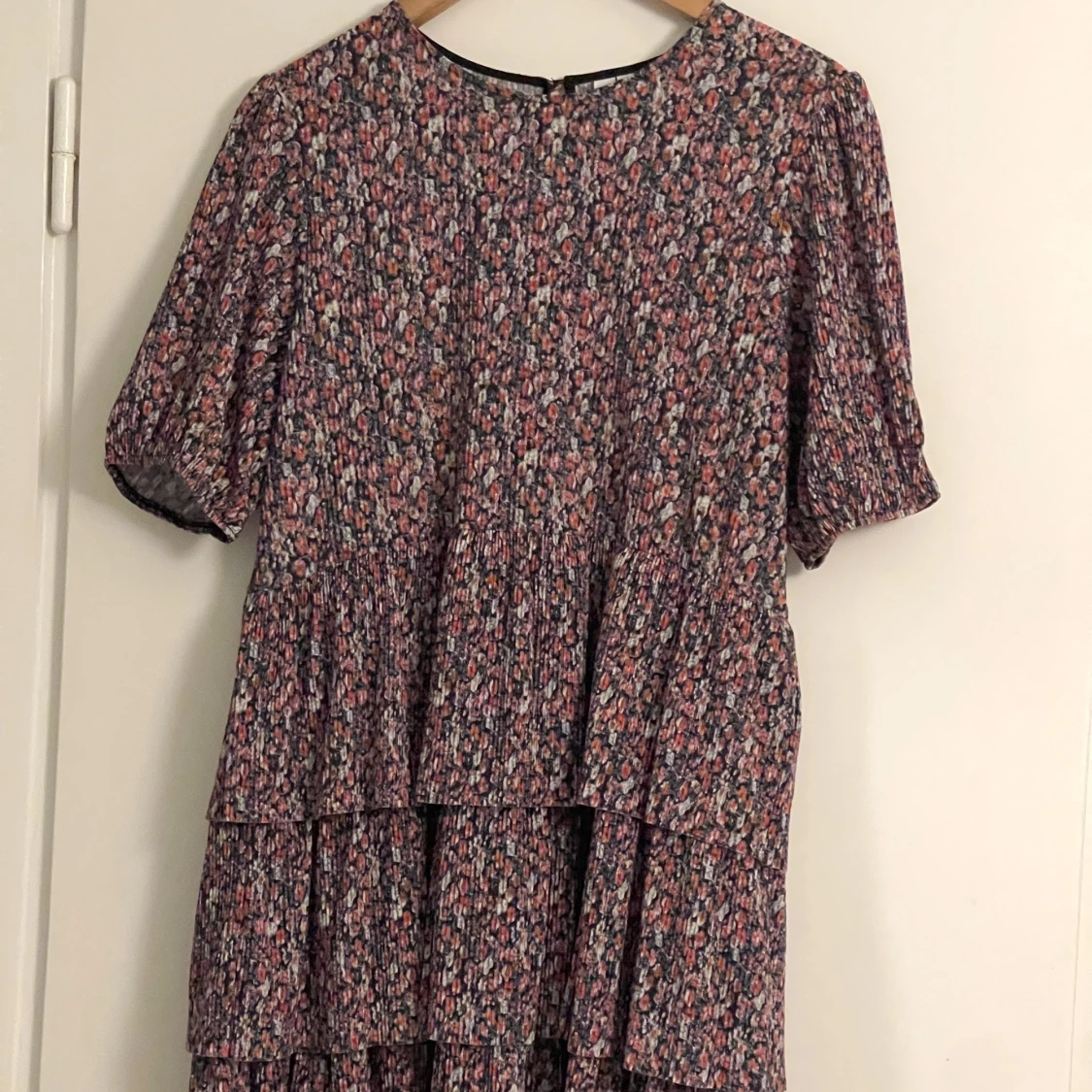 Volangklänning från &otherstories - 90