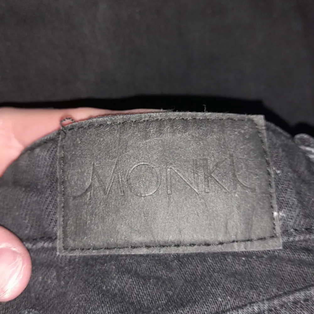 Svarta jeans från monki i modell Taiki Nypris: 400kr. Jeans & Byxor.