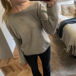 Grå tröja - Skön grå tröja från TIF-TIFFY. 