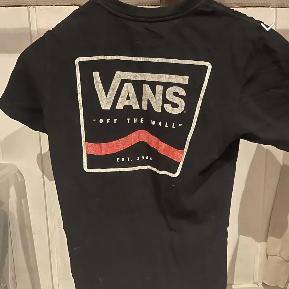 Välanvänd Vans Tröja . T-shirts.