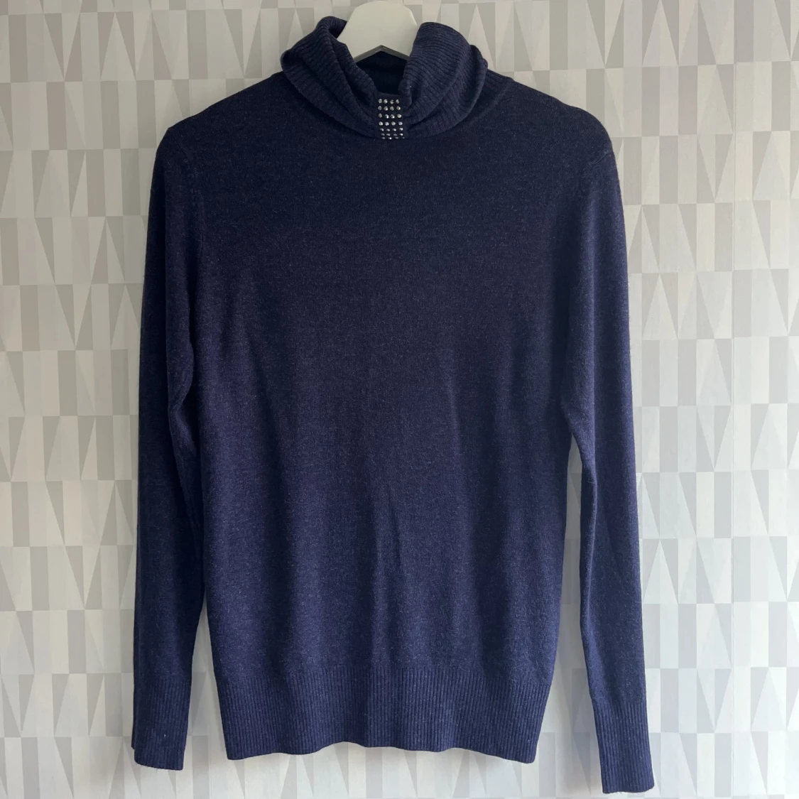 Oanvänd grå tröja storlek S