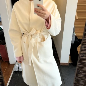 Kappa - Vit/beige kappa från hm💕