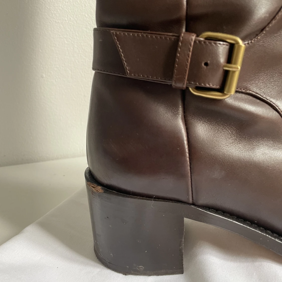 Bruna läder stövlar m/ klack - 90