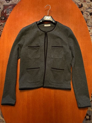 Kavaj - Bara använd ett par gånger 