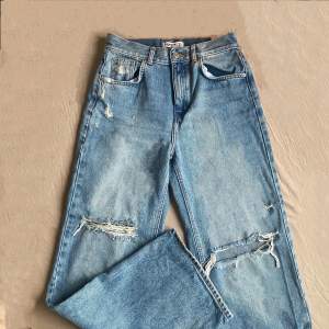Jeans från Pull&Bear❤️ stolek 36 ( pris inkl. frakt )