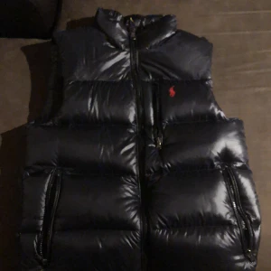 Ralph lauren väst - Bra skick har inte använt så mycket