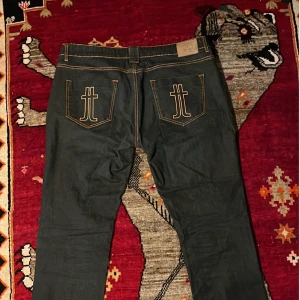 Vintage Teracci jeans - Skit feta inte så använda jeans, som säljs p.g.a en lite för fylld garderob! Buda på och ställ gärna frågor!!🤩
