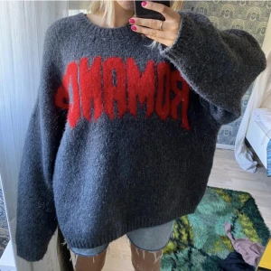 Weekday tröja - Weekday tröja i storlek S! Oversized. Bra skick, första bilden är lånad.