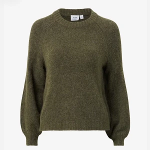 Stickad Vila tröja i ullmix, Ny, grön/brun - Stickade tröjor från Vila • Stickad tröja i ullmix • Ribbstickad halsringning • Raglanärmar  Kvalitet: Grovstickad Passform: Regular Material: 45% Polyamid, 20% Ull, 19% Akryl, 10% Alpacka, 6% Elastan Tvättråd: Skontvätt 30° Ny,endast provad  Skickar spår