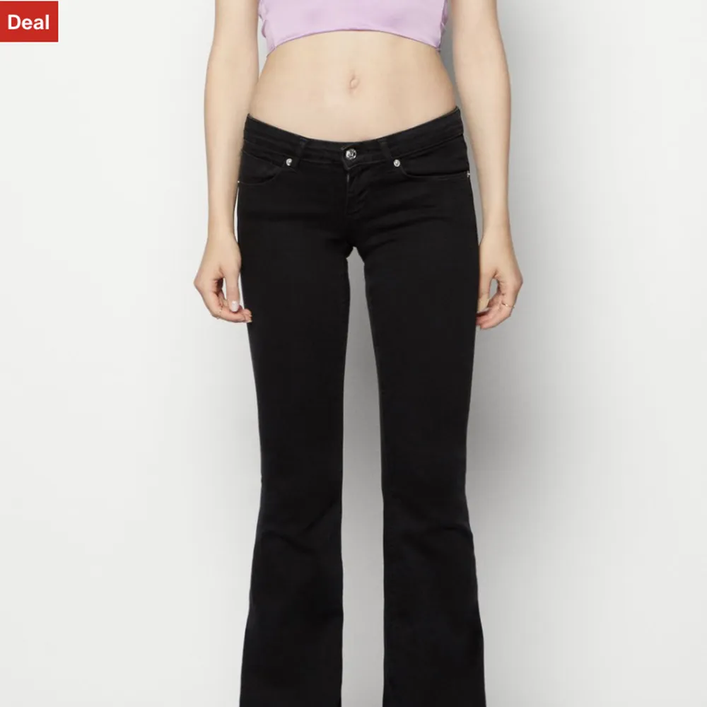 Säljer dessa jeans ifrån Only, storlek 29/30💓. Jeans & Byxor.